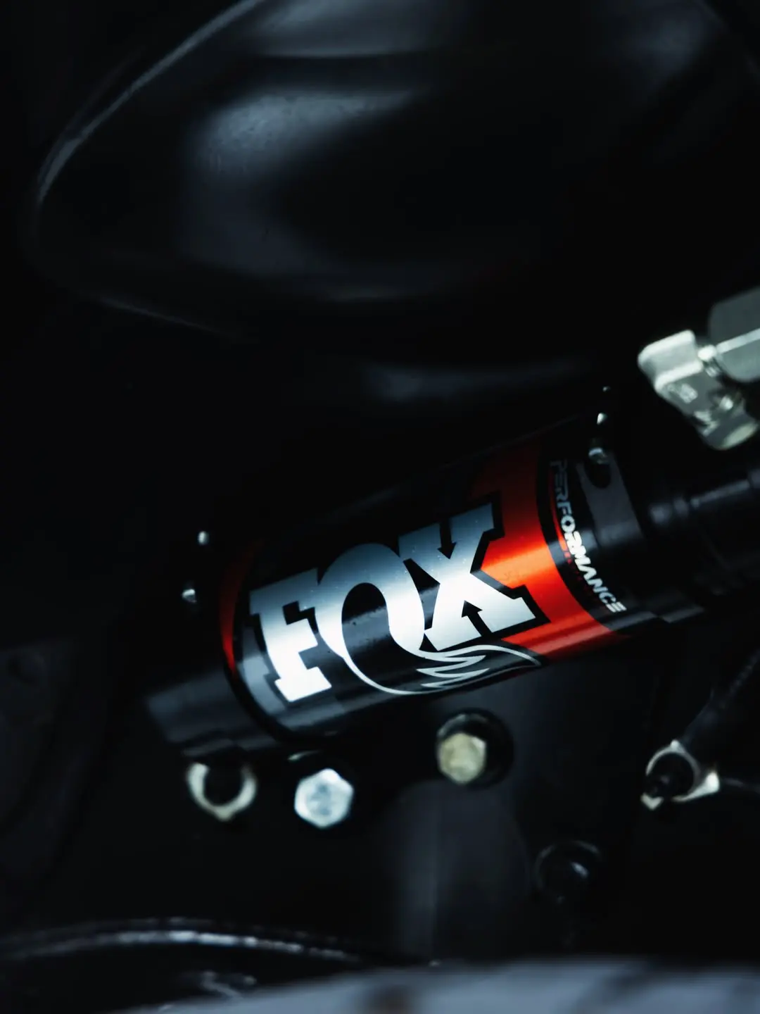 RAM 2500 Heavy Duty, a suspension detail.