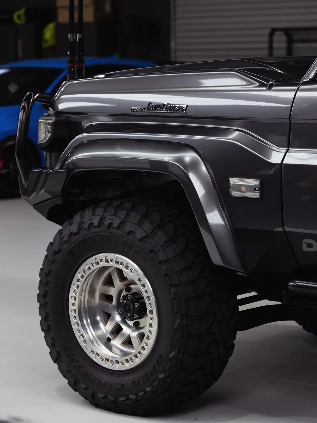 Toyota 78 Series Troopy, the front wheel and flare.