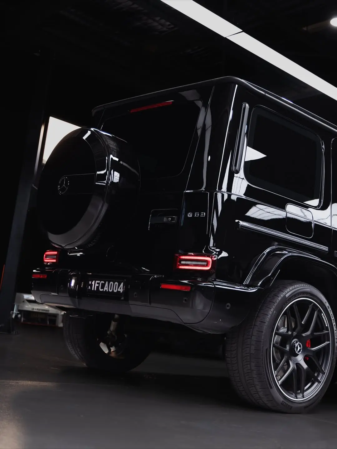 Mercedes-AMG G63, the rear quarter and spare wheel.