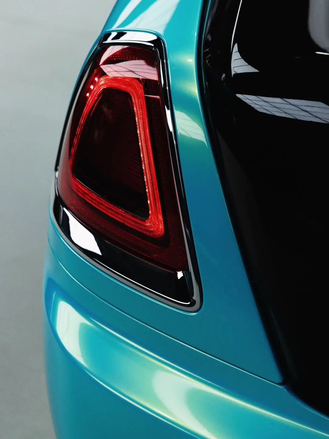 Rolls-Royce Wraith, the tail light close up.