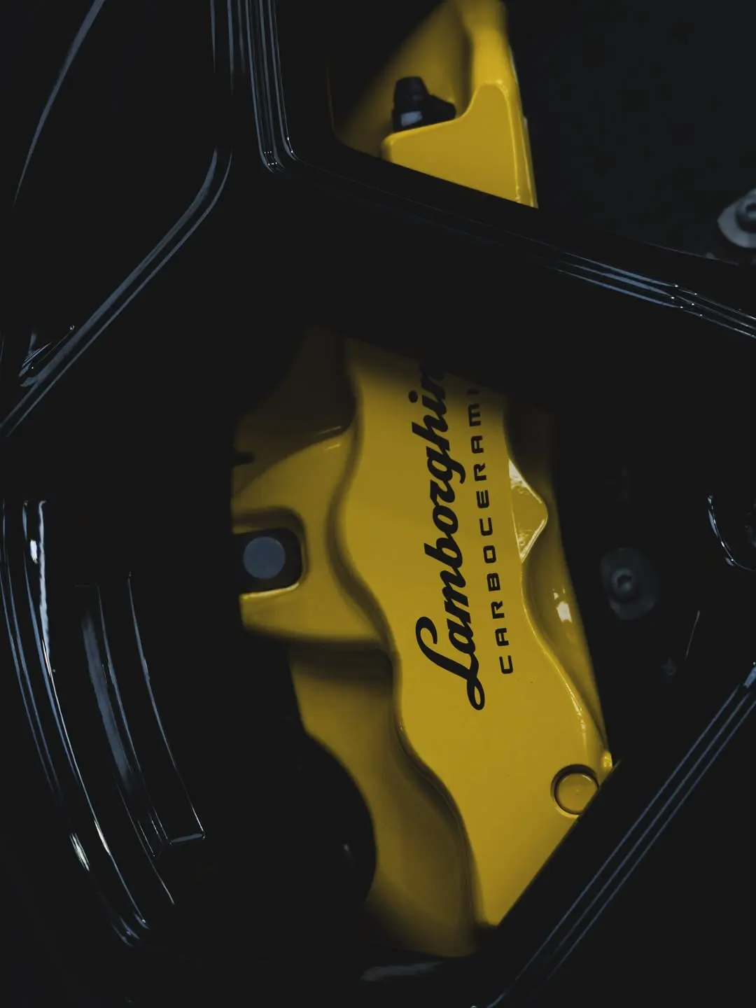 Lamborghini Huracán Tecnica, a brake caliper close up.