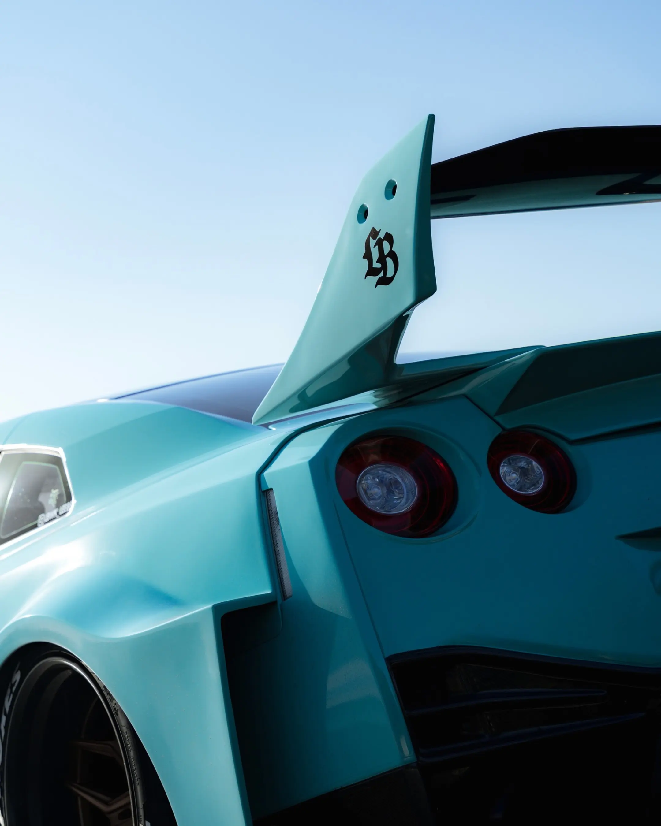 Nissan GT-R R35 Liberty Walk, the rear wing and quarter panel.