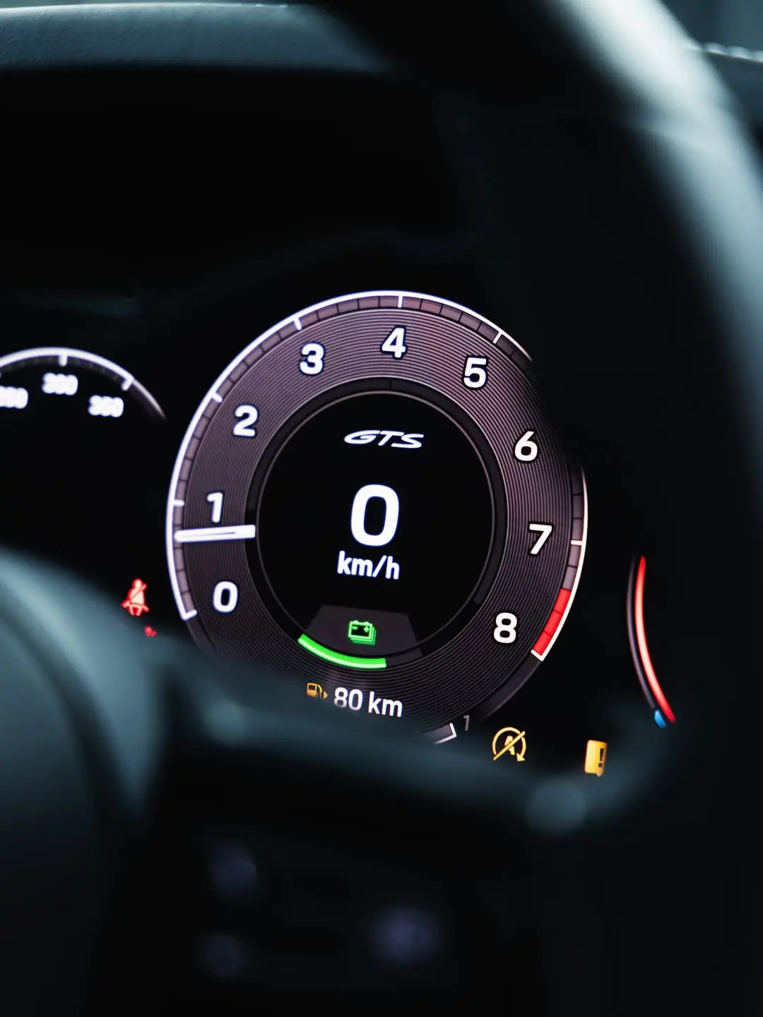 Porsche 911 Carrera 4 GTS, the instrument cluster.
