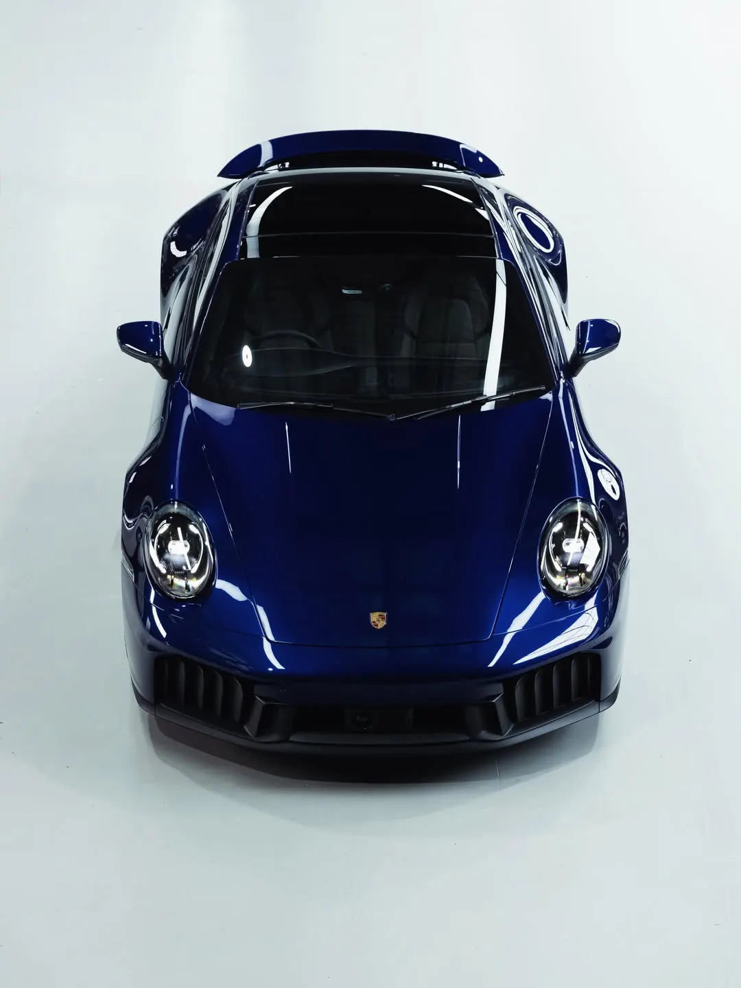 The Porsche 911 Carrera 4 GTS from above, under gloss clear film