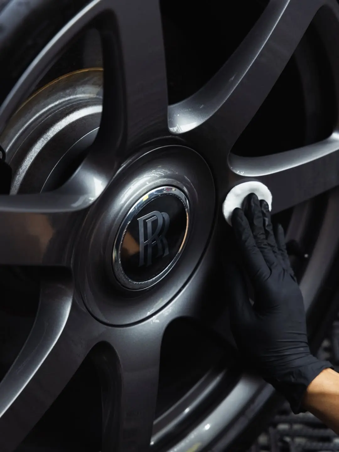 Rolls-Royce Wraith, the wheel being coated.