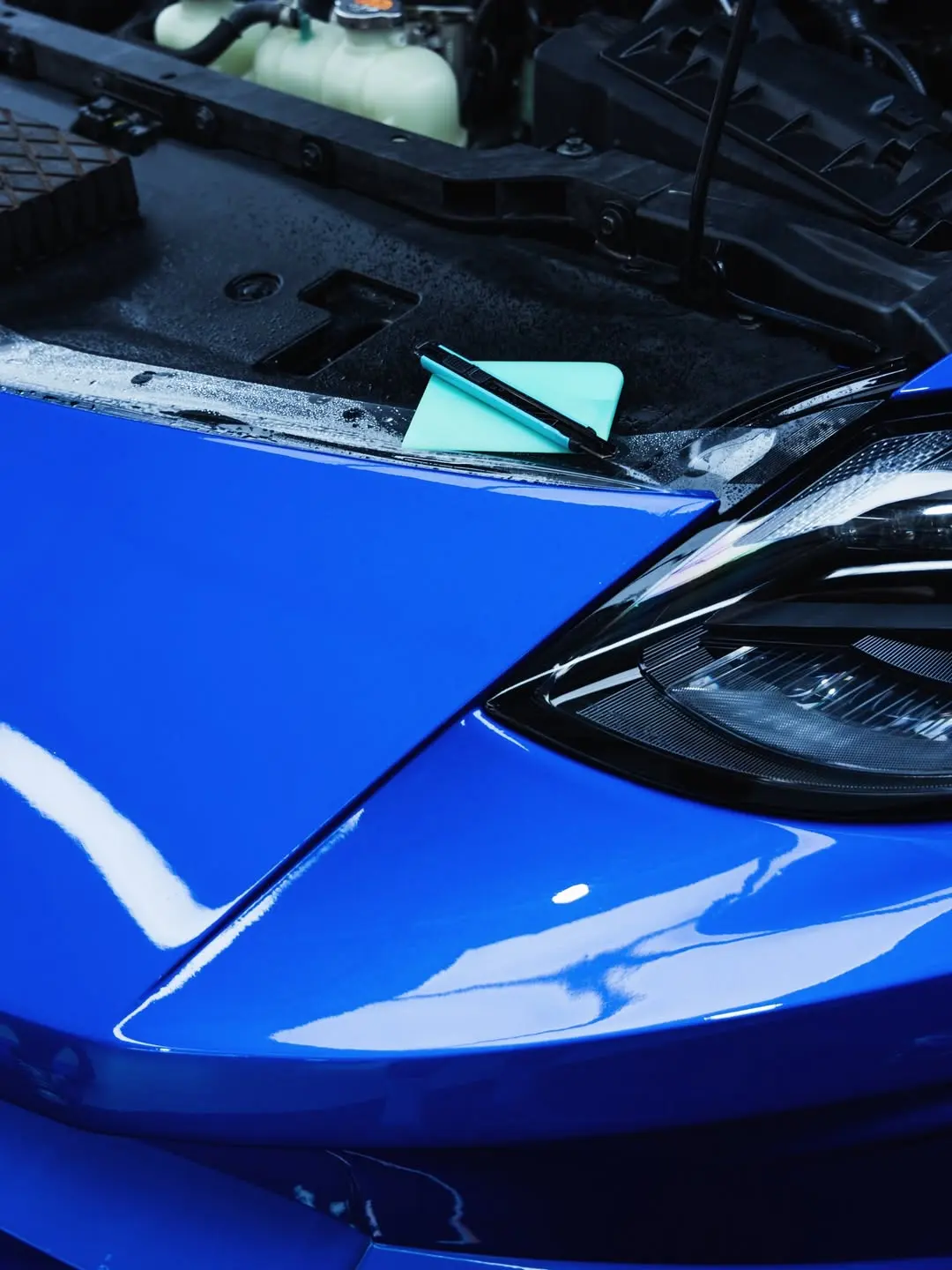 Nissan Z Liberty Walk, the front of the car and bonnet.