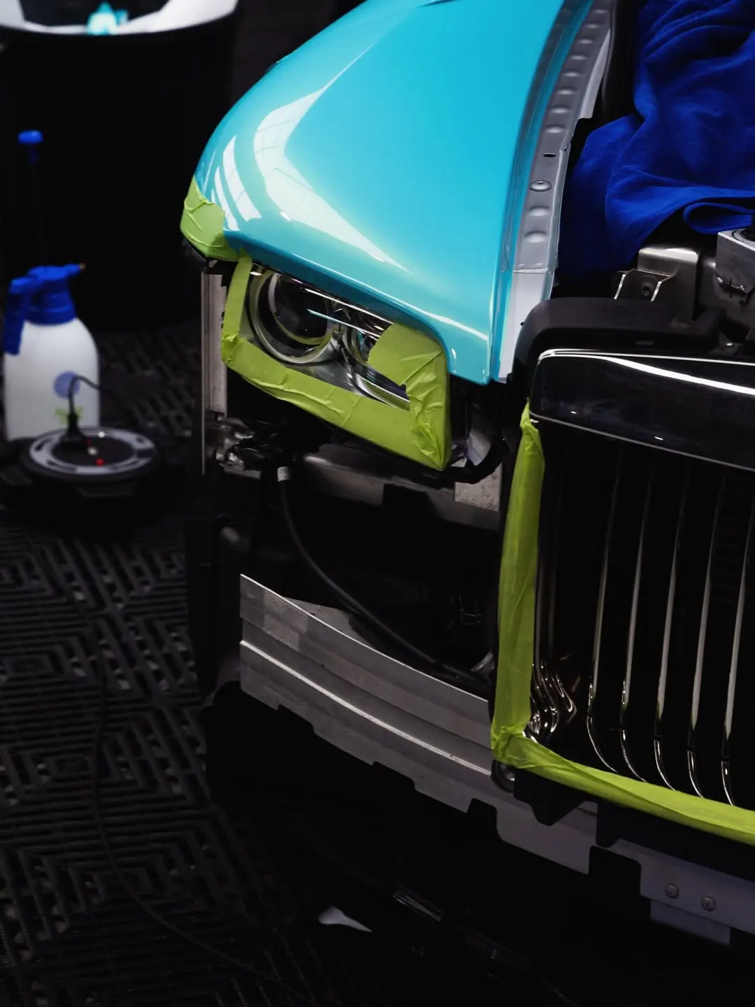 Rolls-Royce Wraith, the front end during the strip down.