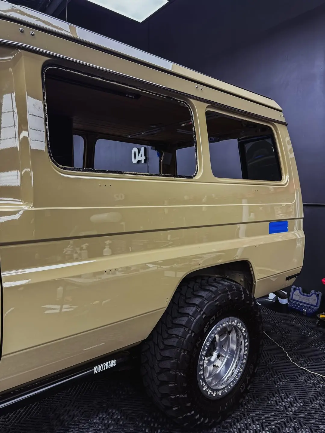 Toyota 78 Series Troopy, the factory paint before the change.