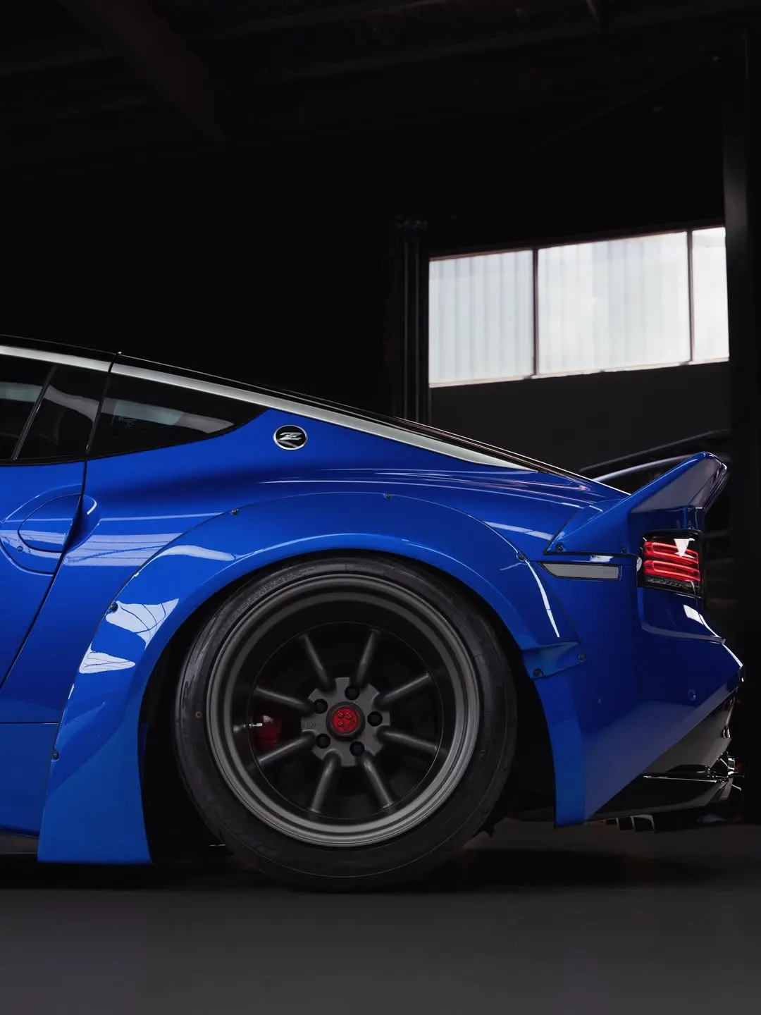 Nissan Z Liberty Walk, the rear quarter and wheel.