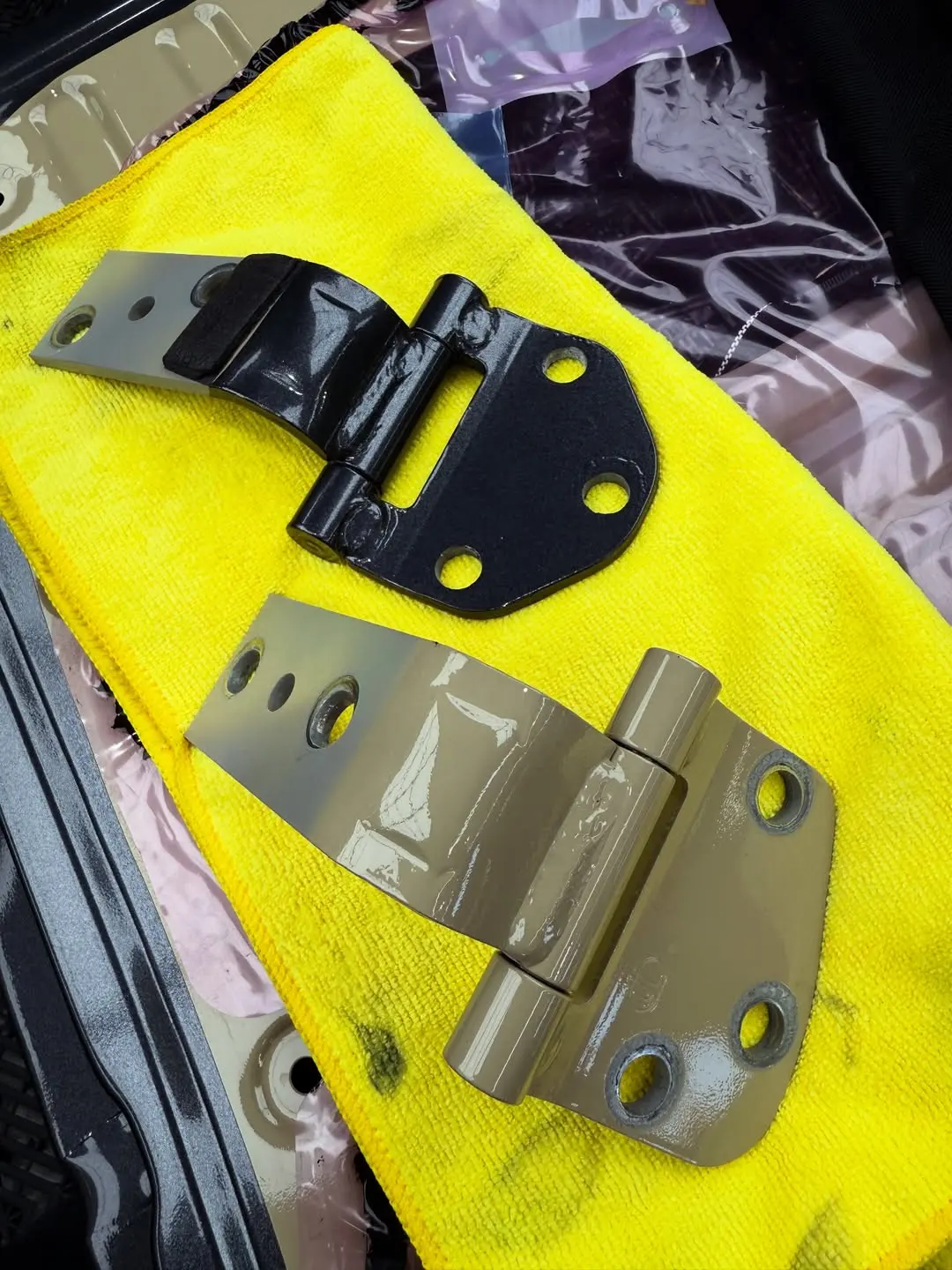 Toyota 78 Series Troopy, the hinges off the car.