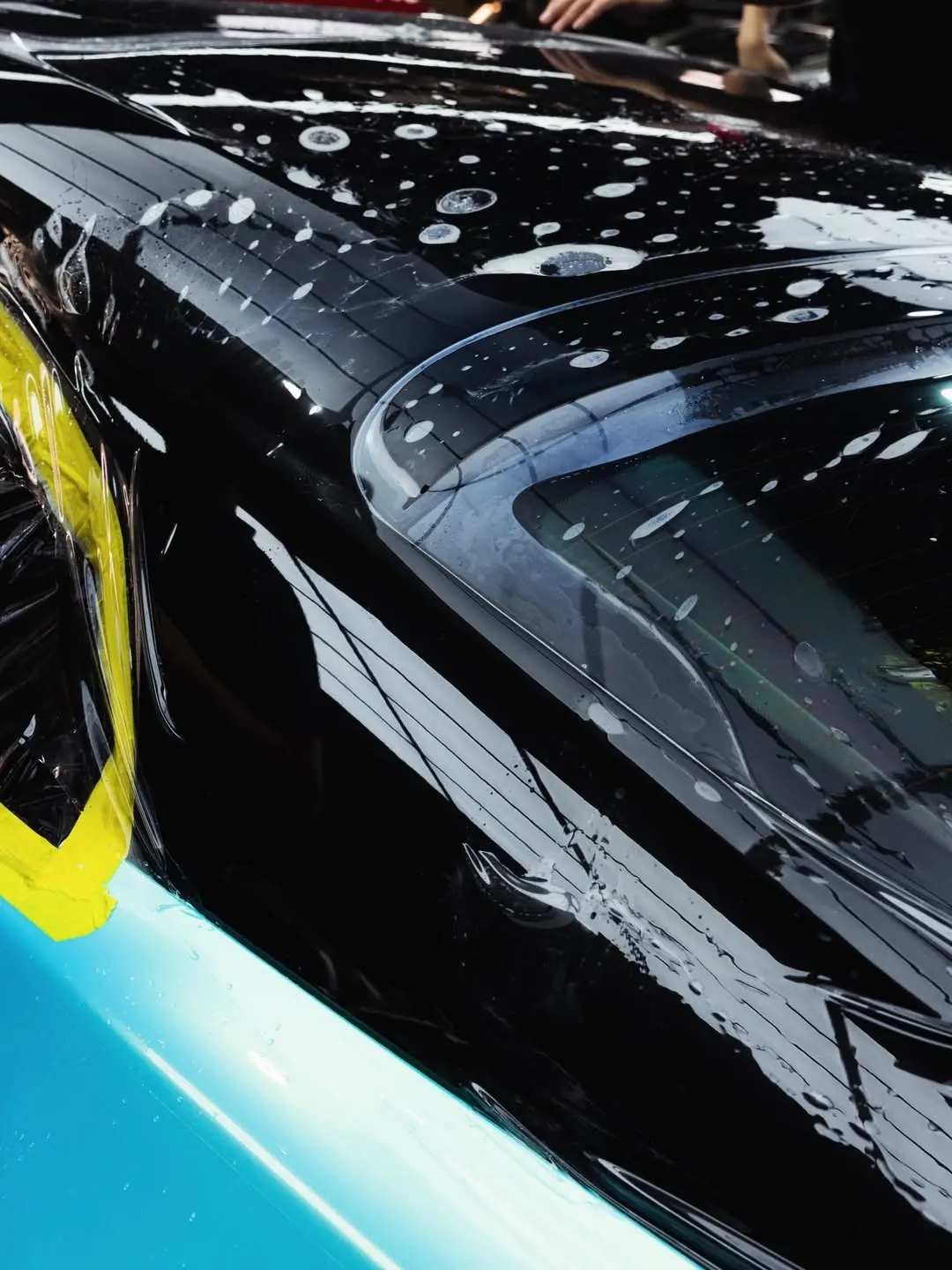 Rolls-Royce Wraith, water beading on the roof.