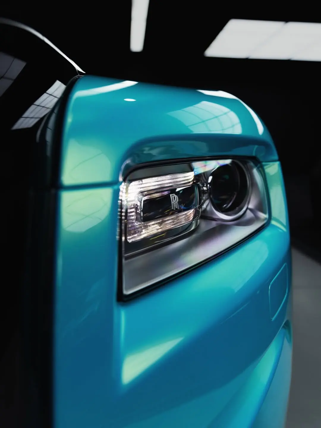 Rolls-Royce Wraith, the headlight close up.