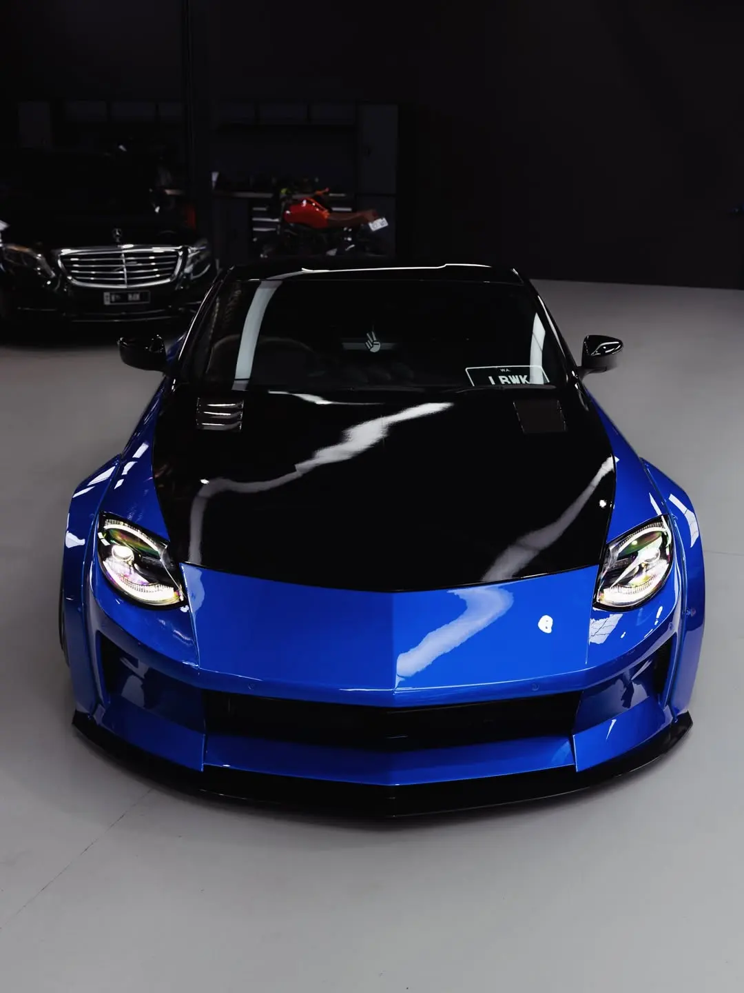 Nissan Z Liberty Walk, the car in the workshop.