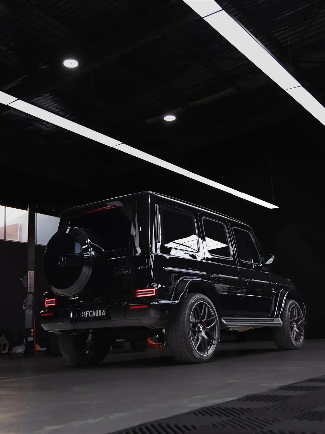 Mercedes-AMG G63, the side profile.