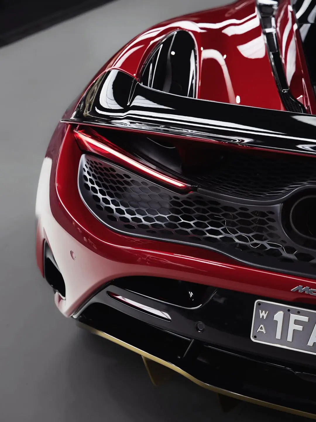 McLaren 750S, the front splitter.