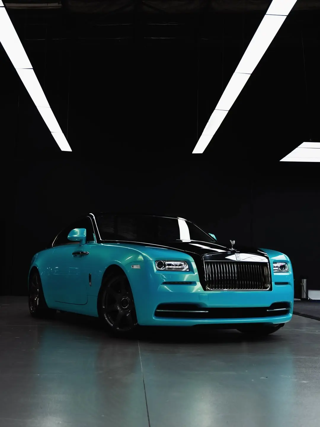 Rolls-Royce Wraith, the front quarter in the showroom.